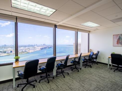 South Biscayne Boulevard, Miami, 33131 Property - 1